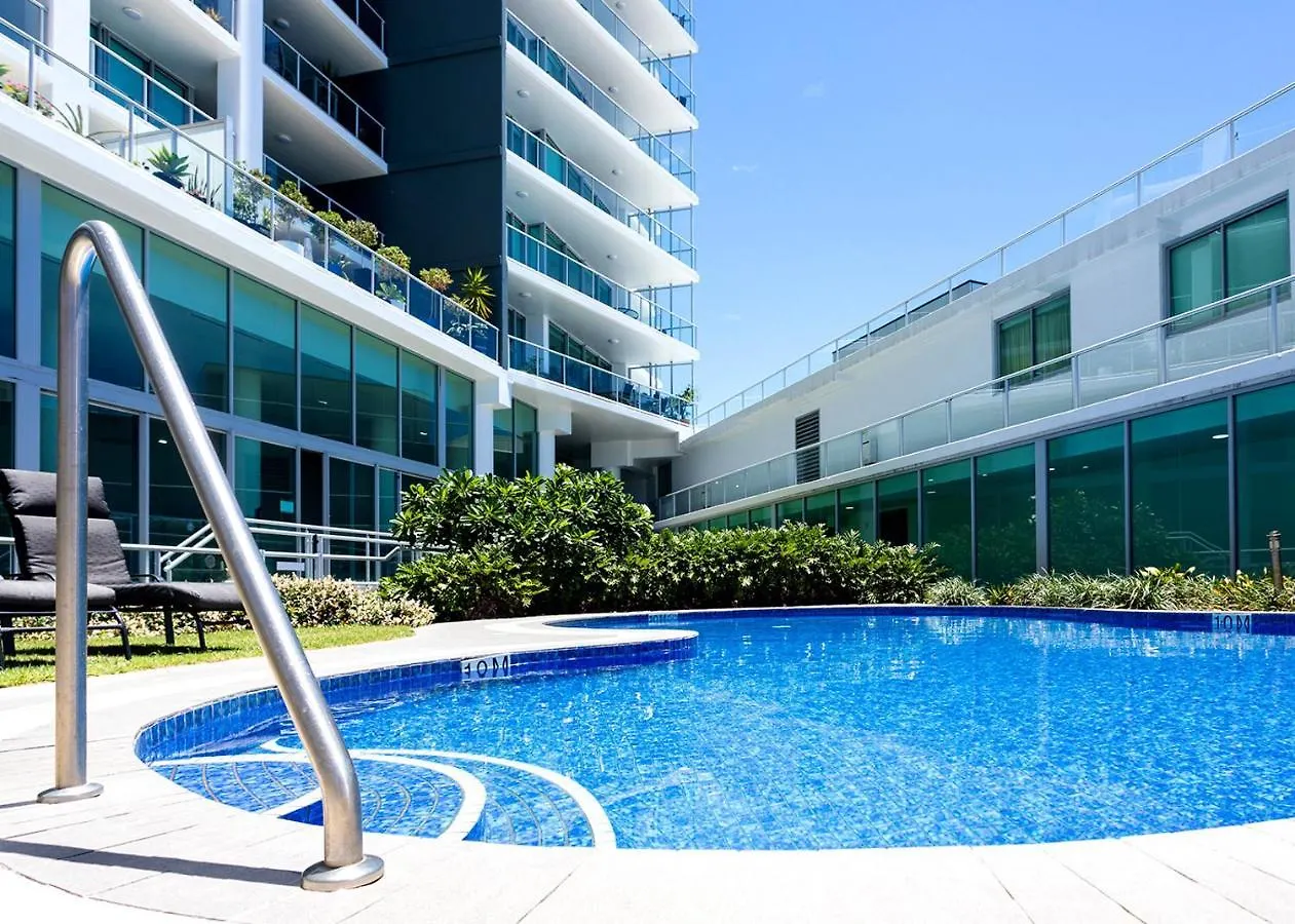 Exquisitely Furnished 2 Bedroom Apartment! Gold Coast Australia