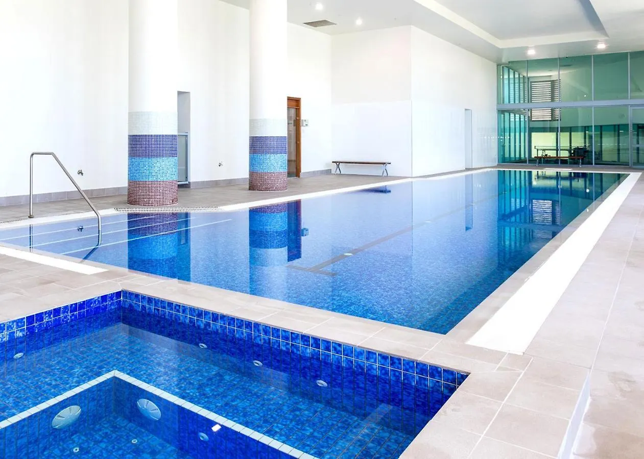 Exquisitely Furnished 2 Bedroom Apartment! Gold Coast Apartment