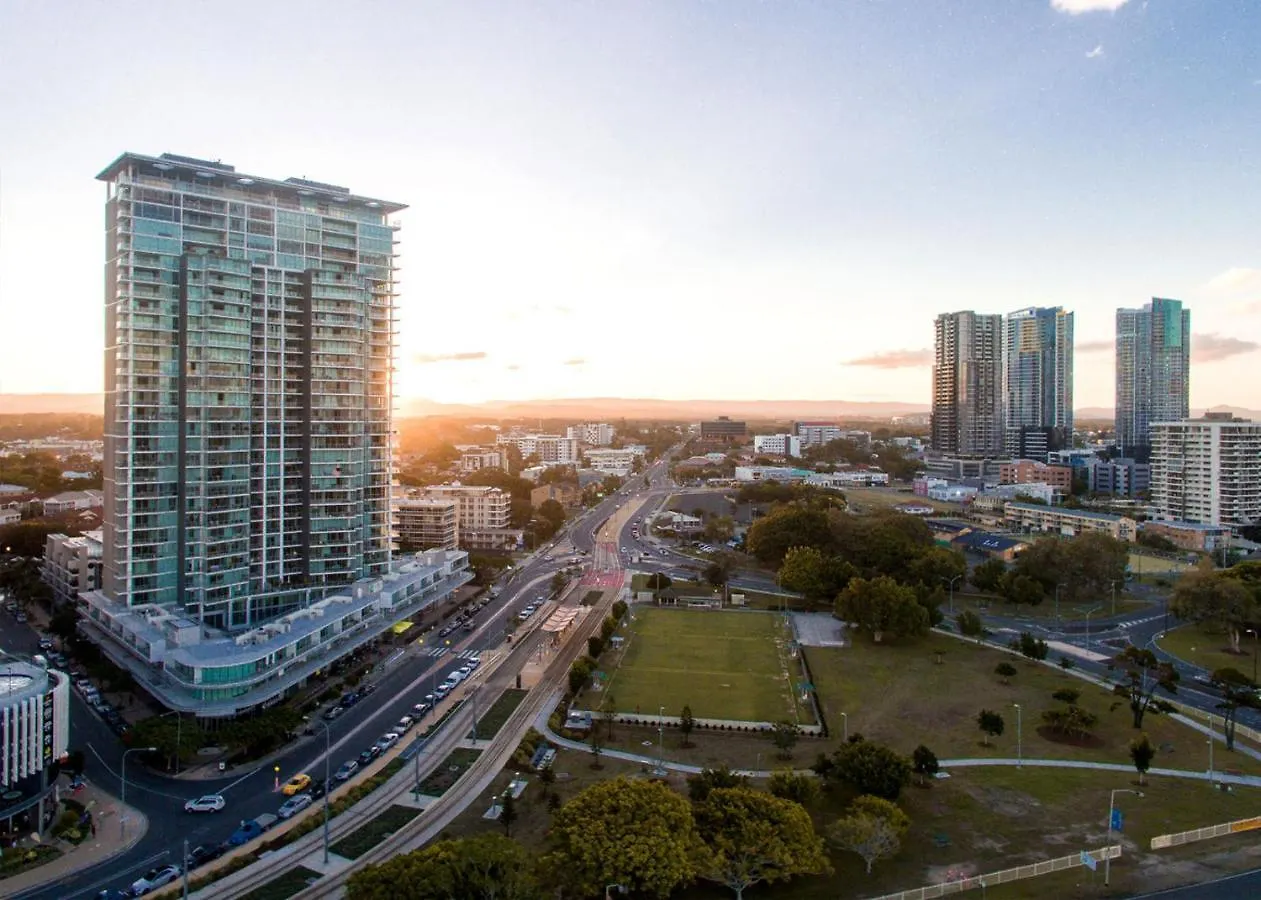 Exquisitely Furnished 2 Bedroom Apartment! Gold Coast Apartment