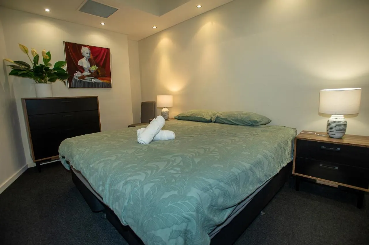 Exquisitely Furnished 2 Bedroom Apartment! Gold Coast 0*,  Australia