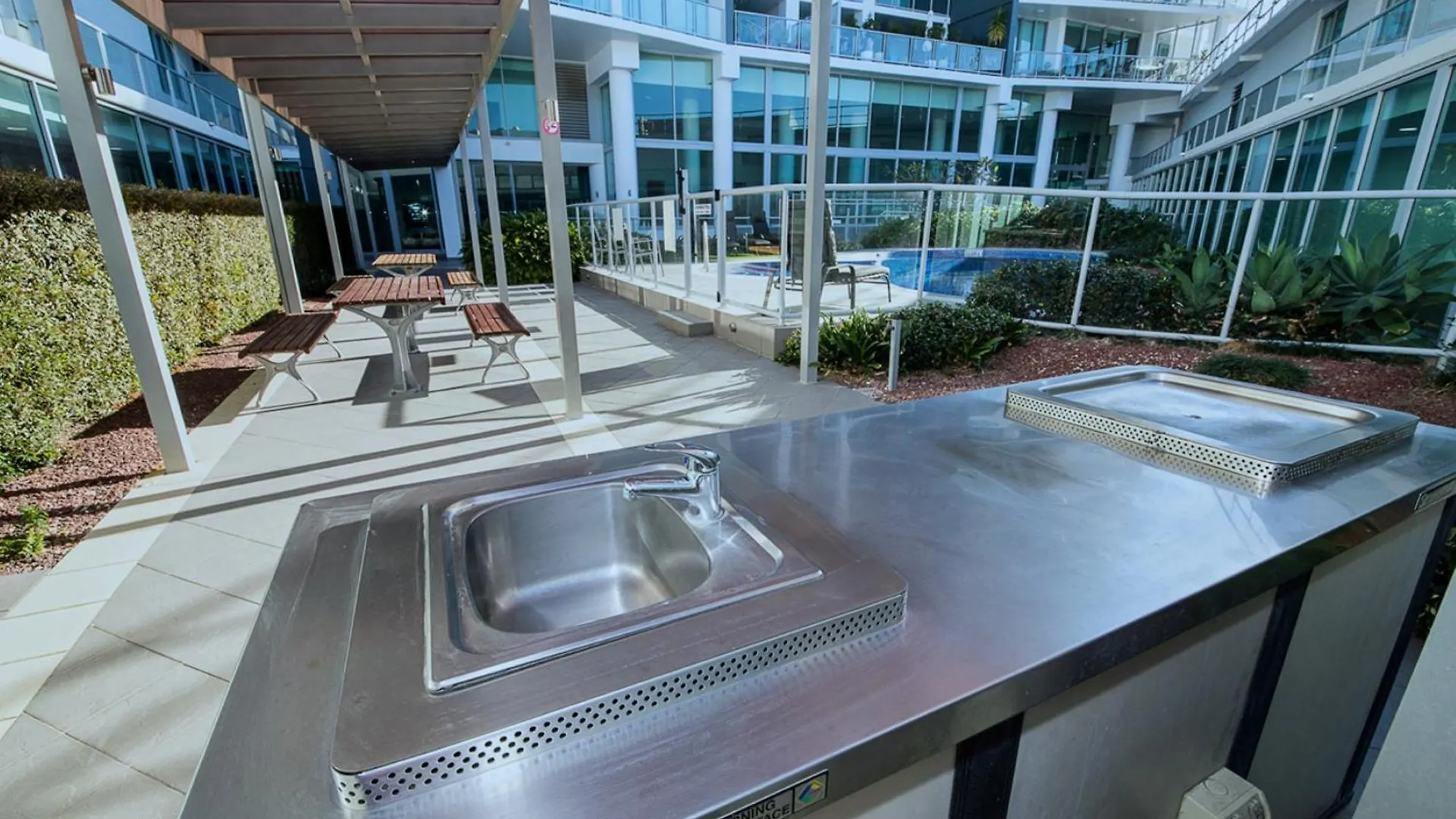 Exquisitely Furnished 2 Bedroom Apartment! Gold Coast Australia