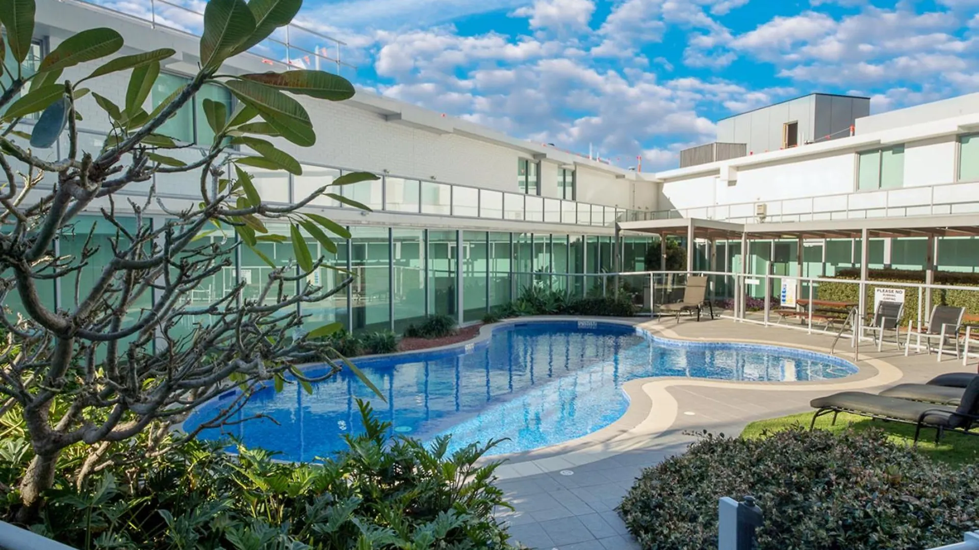 Exquisitely Furnished 2 Bedroom Apartment! Gold Coast 0*,  Australia